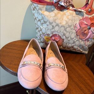 C EST 1946 suede shoes  women’s Sz 9 pink  flats  rhinestone trim  man-made sole